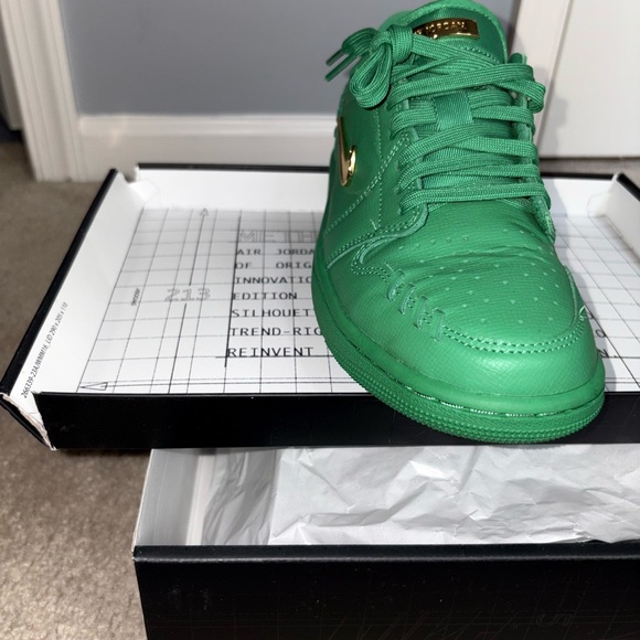 Air Jordan 1 Low - Picture 5 of 6